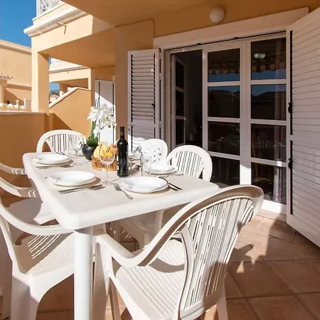 Benimar 13 - Two Bed Overlooking The Pool Appartamento *