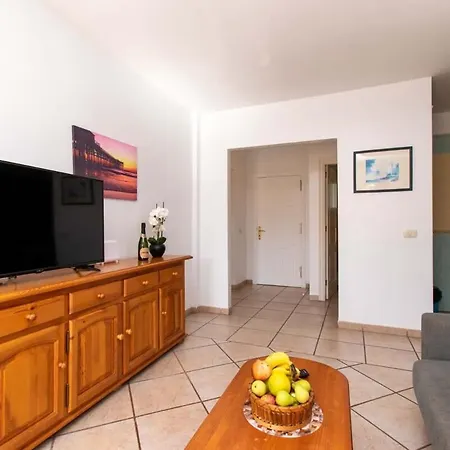 Benimar 13 - Two Bed Overlooking The Pool Appartamento *
