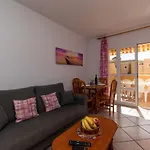 Apartament Benimar 13 - Two Bed Overlooking The Pool *