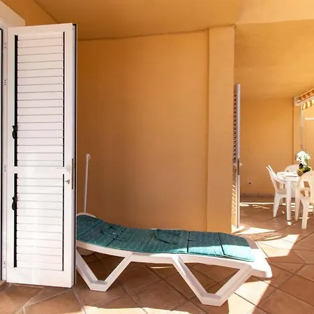 Benimar 13 - Two Bed Overlooking The Pool 아데제