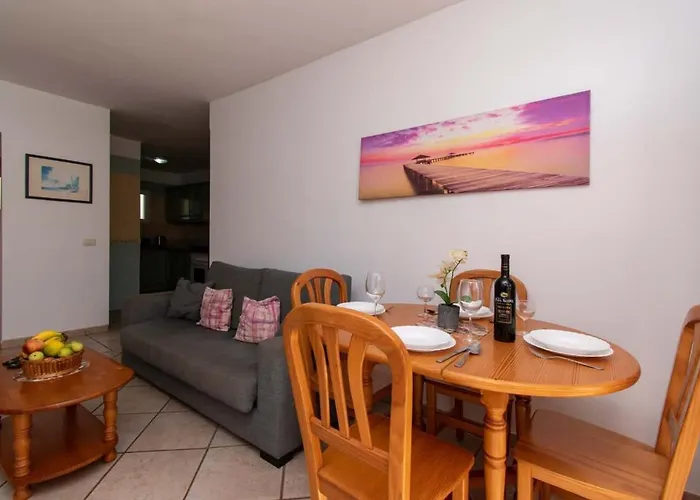 Benimar 13 - Two Bed Overlooking The Pool Appartement