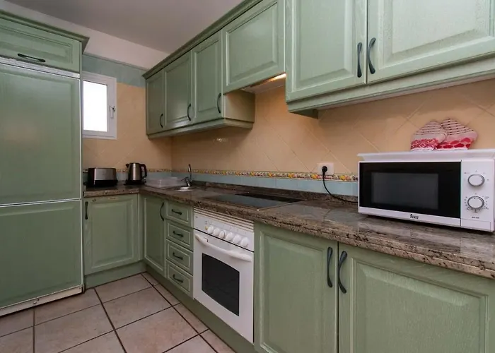 Benimar 13 - Two Bed Overlooking The Pool Appartement Costa Adeje (Tenerife)